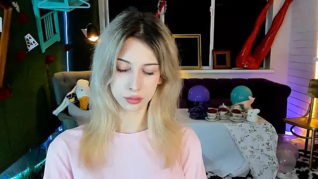 LoriTori from StripChat is Freechat