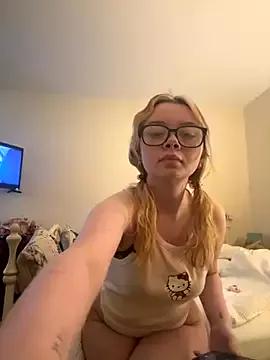 lotsofloveangelx from StripChat is Freechat