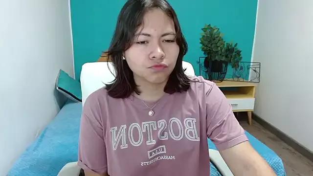 Louisa__clare from StripChat is Freechat