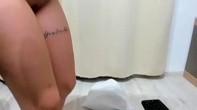 Unleash your urge for fetish cams livestreamers with our pick of steaming hot models, versed in the art of seduction and indulgence.