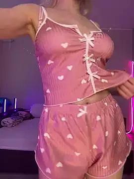 Unleash your urge for fetish cams livestreamers with our pick of steaming hot models, versed in the art of seduction and indulgence.