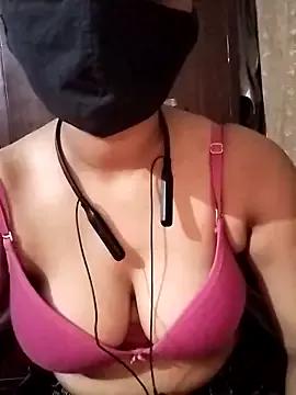 Lovely-Lush from StripChat is Freechat