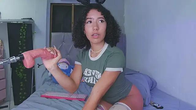 Unleash your urge for fetish cams livestreamers with our pick of steaming hot models, versed in the art of seduction and indulgence.