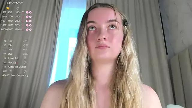 LucettaCreswell from StripChat is Freechat