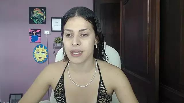 Unleash your urge for fetish cams livestreamers with our pick of steaming hot models, versed in the art of seduction and indulgence.