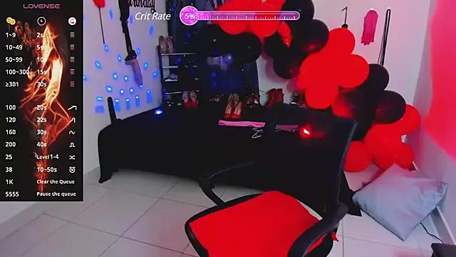 lucianadiamond from StripChat is Freechat