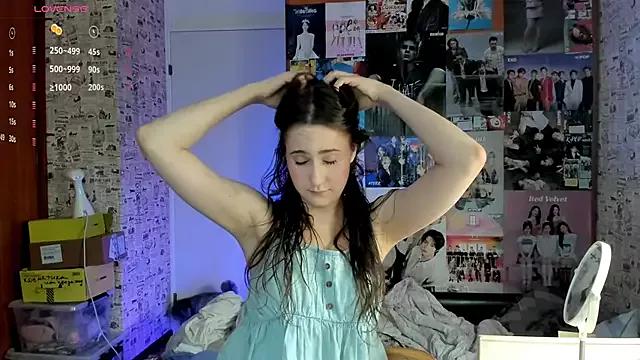 LucyRose3 from StripChat is Freechat
