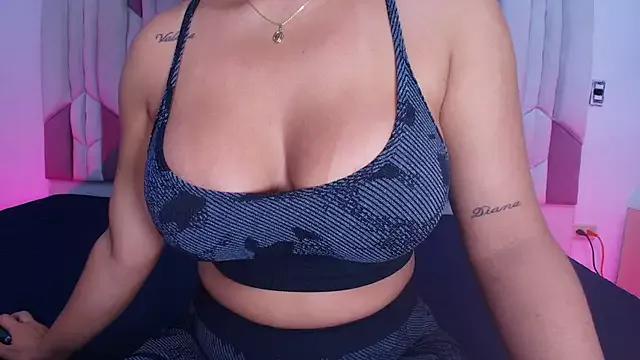 Unleash your urge for fetish cams livestreamers with our pick of steaming hot models, versed in the art of seduction and indulgence.