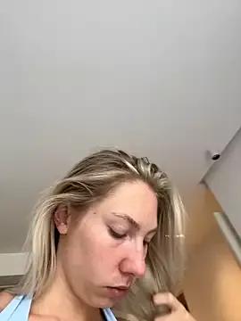 LuisaBecker from StripChat is Freechat