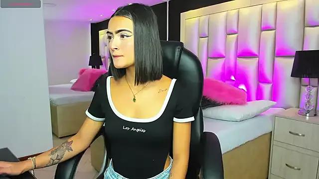 Unleash your urge for fetish cams livestreamers with our pick of steaming hot models, versed in the art of seduction and indulgence.