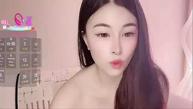 LuLu-Moon from StripChat is Freechat