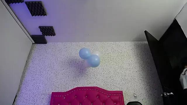 Unleash your urge for fetish cams livestreamers with our pick of steaming hot models, versed in the art of seduction and indulgence.