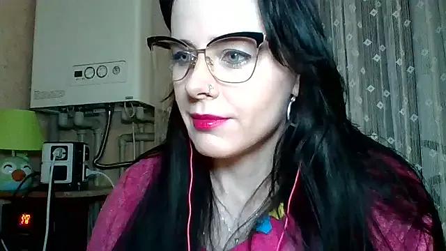 LuminousLady from StripChat is Freechat