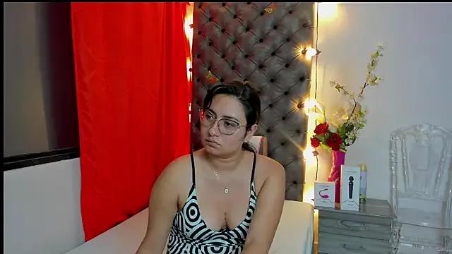 luna-0211 from StripChat is Freechat