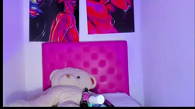 Unleash your urge for fetish cams livestreamers with our pick of steaming hot models, versed in the art of seduction and indulgence.