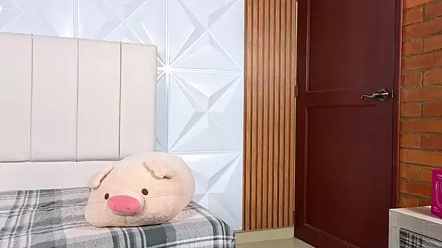 Unleash your urge for fetish cams livestreamers with our pick of steaming hot models, versed in the art of seduction and indulgence.