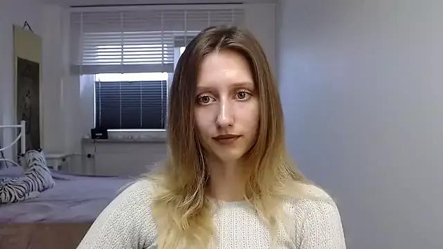 LUNA_delight from StripChat is Freechat