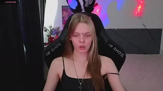 Luna_Navy from StripChat is Freechat