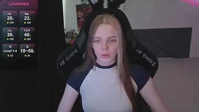 Luna_Navy from StripChat is Freechat