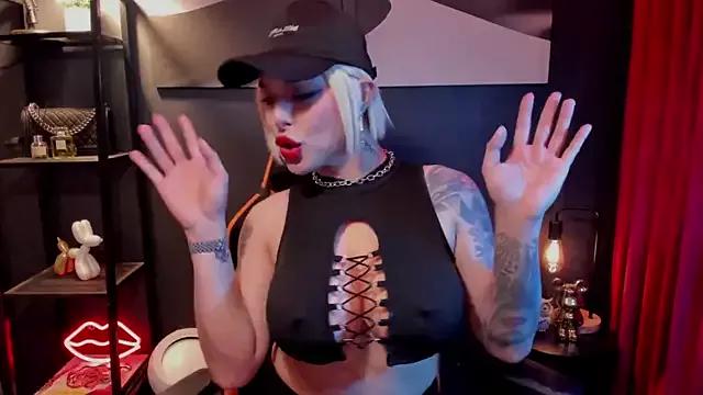 Unleash your urge for fetish cams livestreamers with our pick of steaming hot models, versed in the art of seduction and indulgence.