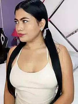 LunaaRosse from StripChat is Freechat