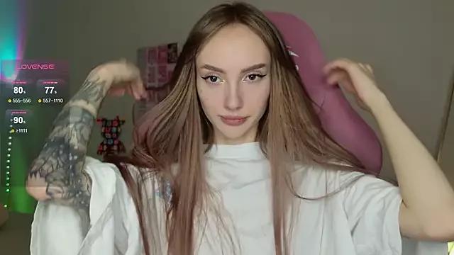 Lunainnk from StripChat is Freechat