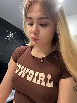 Unleash your urge for fetish cams livestreamers with our pick of steaming hot models, versed in the art of seduction and indulgence.