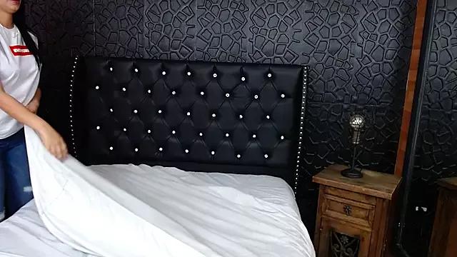 lunaparadise25 from StripChat is Freechat