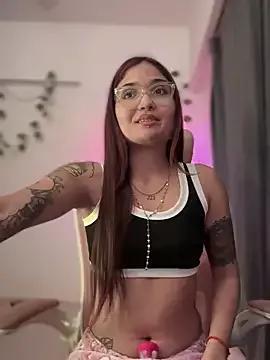 LunaXuan from StripChat is Freechat