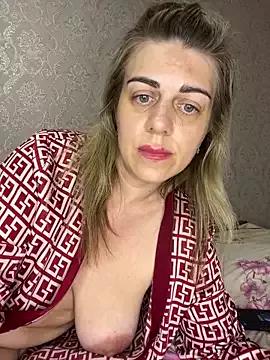 Lusi_Luxary from StripChat is Freechat