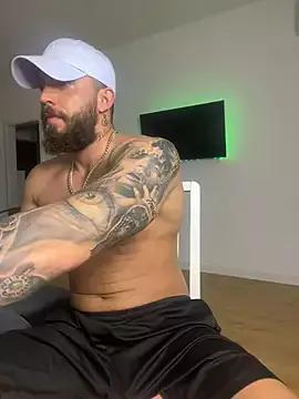 LustyMike_ from StripChat is Freechat