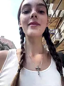 lylylovesyou from StripChat is Freechat