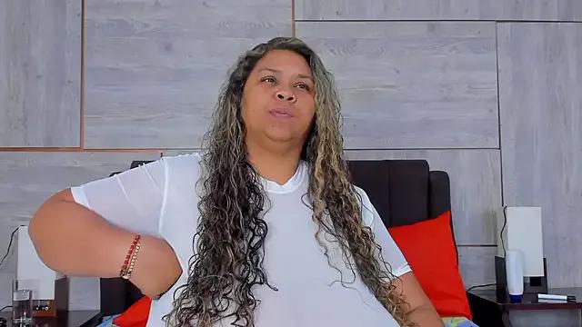 Lynn_Jones from StripChat is Freechat