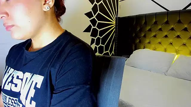 MacarenaRosse from StripChat is Freechat
