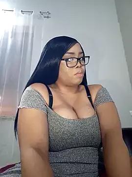 MadamPinky from StripChat is Freechat