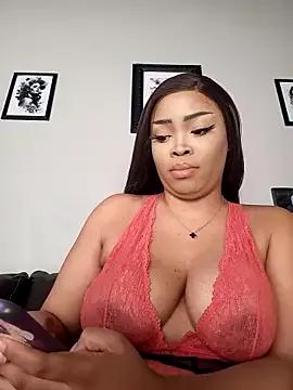 MadamPinky from StripChat is Freechat