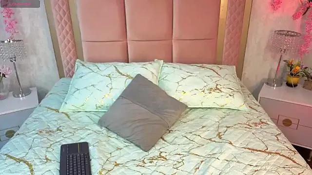 Unleash your urge for fetish cams livestreamers with our pick of steaming hot models, versed in the art of seduction and indulgence.