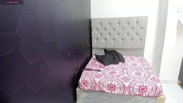 Madeleine_Rios from StripChat is Freechat