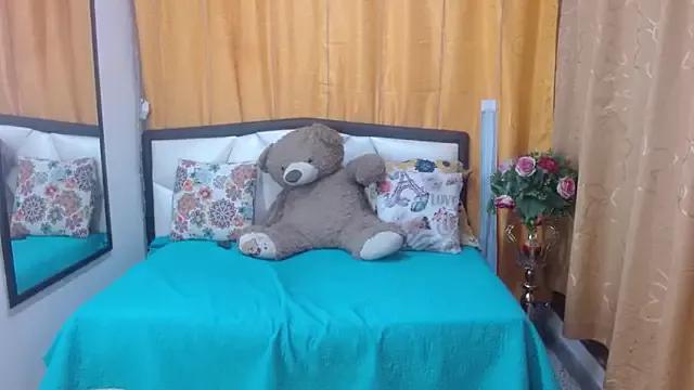 Madison_Copers from StripChat is Freechat