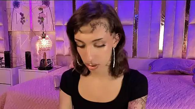 Unleash your urge for fetish cams livestreamers with our pick of steaming hot models, versed in the art of seduction and indulgence.