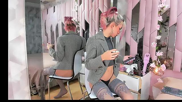 Unleash your urge for fetish cams livestreamers with our pick of steaming hot models, versed in the art of seduction and indulgence.