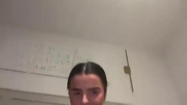 maisiesmithx from StripChat is Freechat