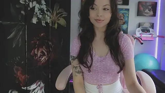 makiyahbelle from StripChat is Freechat