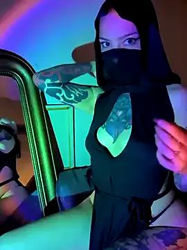Unleash your urge for fetish cams livestreamers with our pick of steaming hot models, versed in the art of seduction and indulgence.