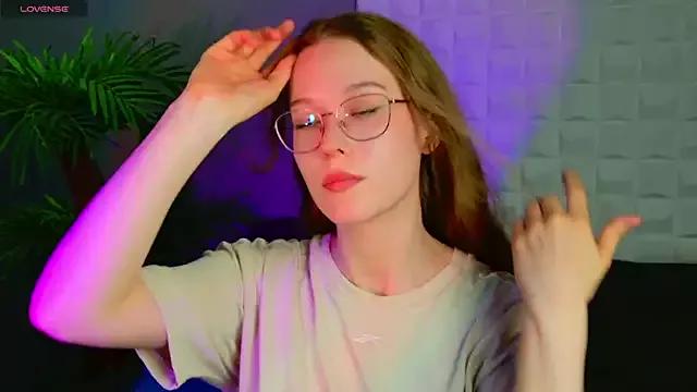 MandyMils from StripChat is Freechat