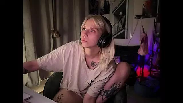 Unleash your urge for fetish cams livestreamers with our pick of steaming hot models, versed in the art of seduction and indulgence.