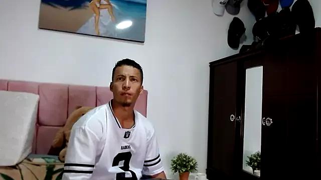 marcehot32 from StripChat is Freechat