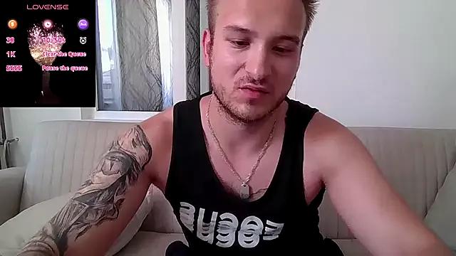 MarcusSophie from StripChat is Freechat