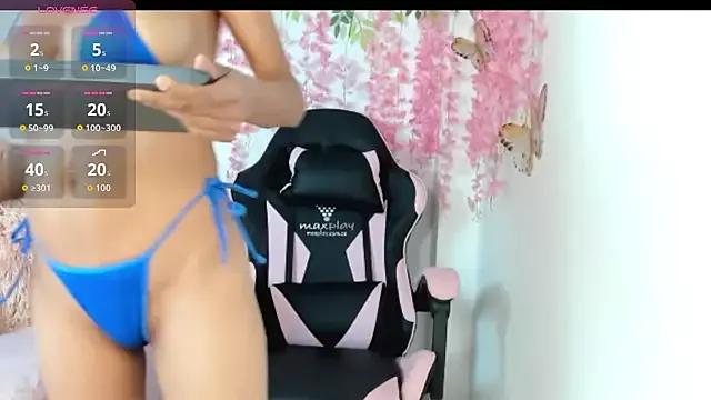 mari-ross from StripChat is Freechat