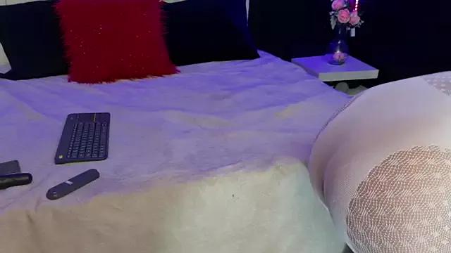 Unleash your urge for fetish cams livestreamers with our pick of steaming hot models, versed in the art of seduction and indulgence.